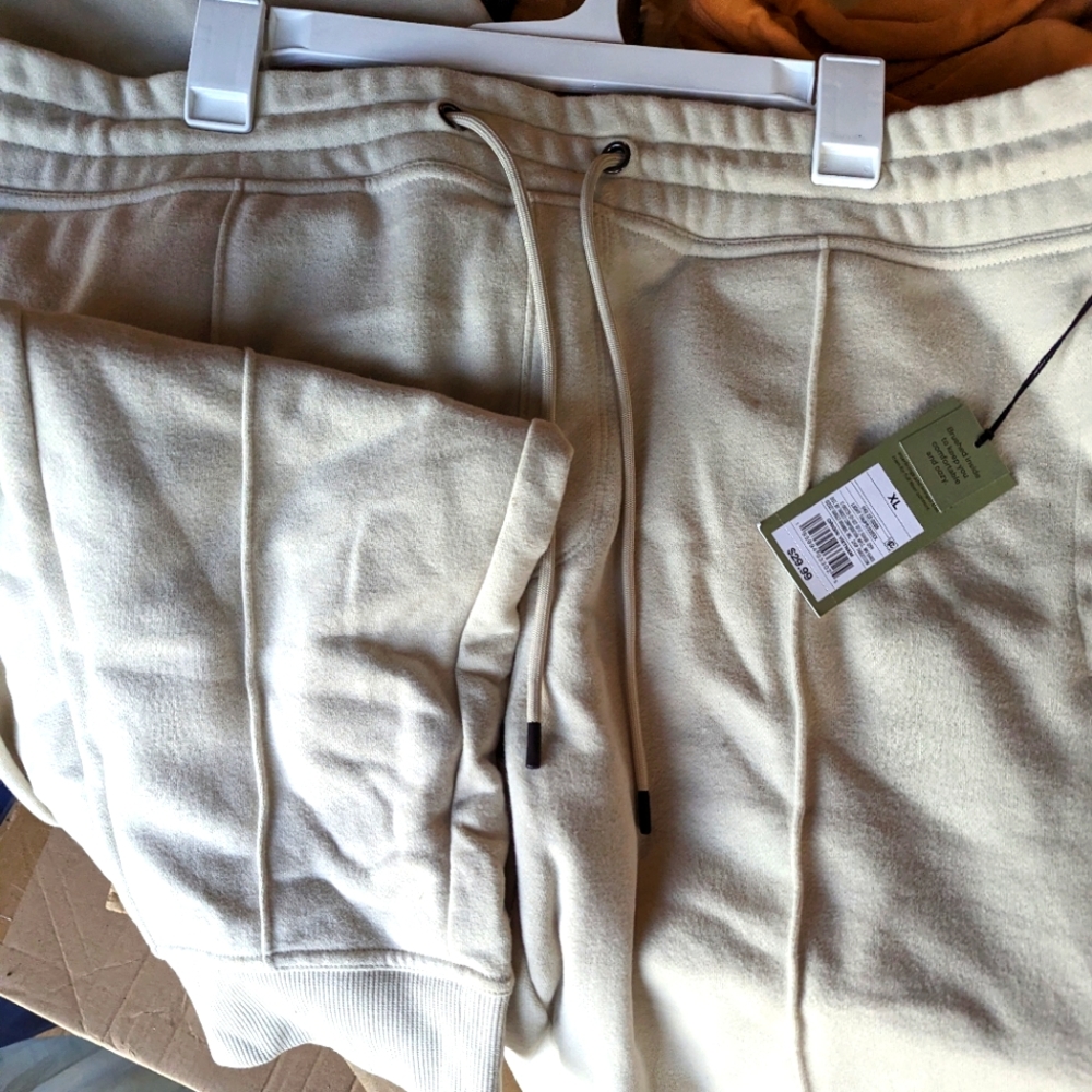 Cream white man jogger